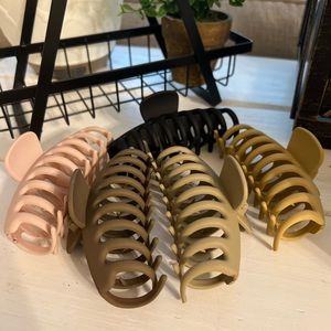 Assortment of NEW hair clips. Set of 5. Large clips